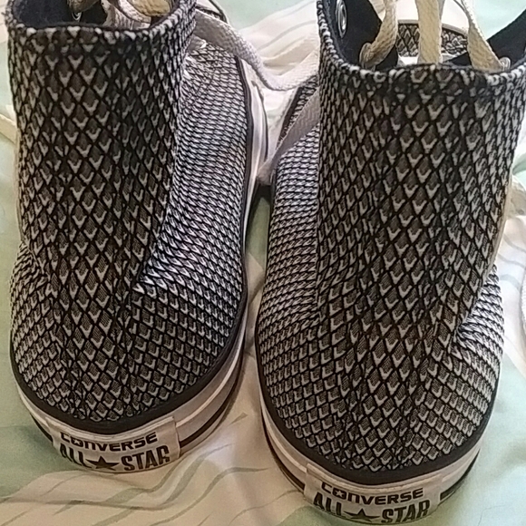 CONVERSE HIGH TOPS WOMEN ,  BLACK,WHITE, TRIANGLE - Picture 4 of 5